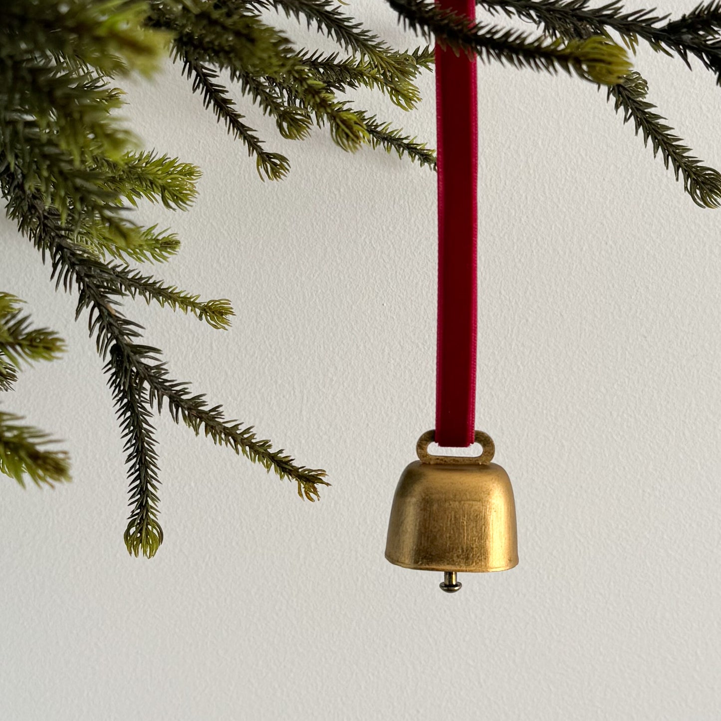 Vintage Red - Gold - Grazing Bell