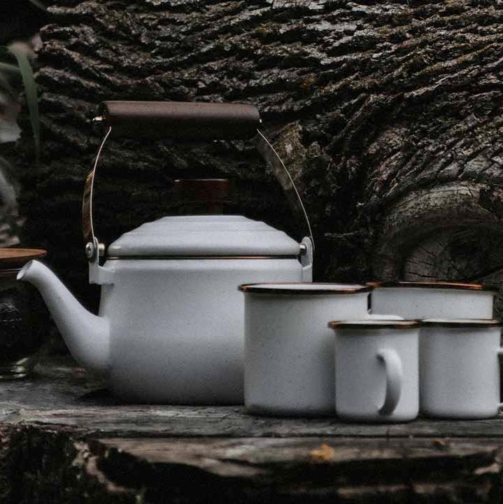 Eggshell Enamel Teapot - Barebones