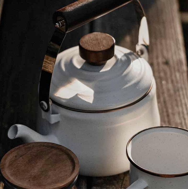Eggshell Enamel Teapot - Barebones