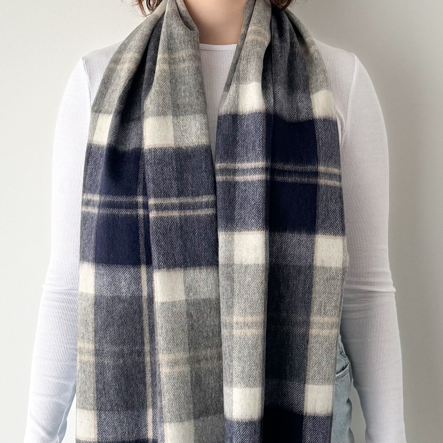 Bannockbane Silver - Scottish Tartan Lambswool Wide Scarf